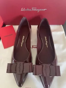 Authentic Ferragamo Vara Shoes - Picture 1 of 3