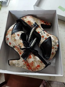 Pin Up Mary Jane Platform Wedges Fabric Gold Shimmer Size 40 U.S. 9 NEW - Picture 1 of 6