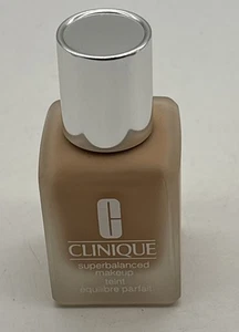 Clinique Superbalanced Make-up Foundation 1oz/30ml - Elfenbein 03 N - Bild 1 von 4