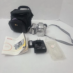 Kodak EasyShare Z612 Digital Camera Silver W/ Bag Manual Battery Charger Tested - Picture 1 of 10