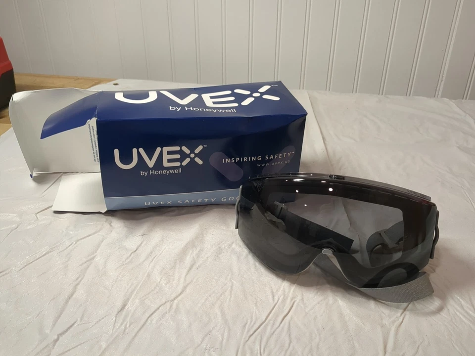 Gafas de seguridad UVEX 11 pares: lentes antiniebla de policarbonato gris S3961HS Foto 1 de 4