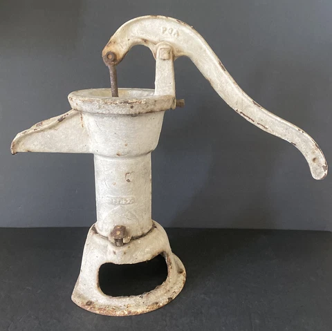 P & A CAST IRON WATER WELL HAND PUMP 882.03 WORKS BEIGE COLOR ANTIQUE 17” TALL Cover