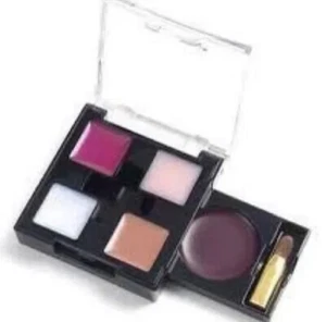 REVLON Lipgloss Palette - Bordeaux In The Snow Free P&P - RARE - Picture 1 of 1