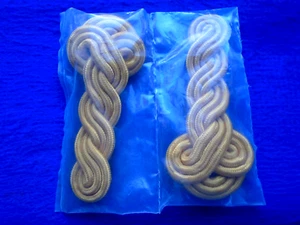 PAIR BRITISH MILITARY GOLD TRIPLE TWIST EPAULETTE SHOULDER BOARDS & STRAP FIXING - Picture 1 of 4