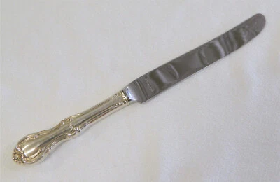 复古国际纯银手柄银圣女贞德 9 1/8 英寸晚餐刀 — 第 1/4 张图片