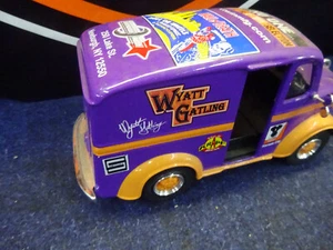 Harley Rpl Ertl Classics Collectible V-Twin Motorcycle Model 1950 Delivery Truck - Picture 1 of 9