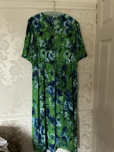Unbranded Emerald Shades  Of Blue Floral flouncy Dress  18 - Picture 1 of 5