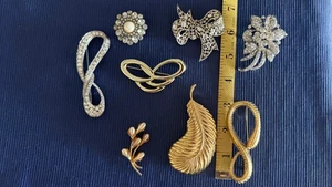 Lot of 8 Vintage Pins Gold Silver Tone Brooch Rhinestone Pearl Custom Jewelry - Picture 1 of 18