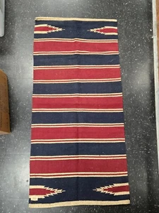 Alfombra tejida de lana Southwest corredor granate rojo azul 59" x 28,5" nativo americano - Imagen 1 de 1
