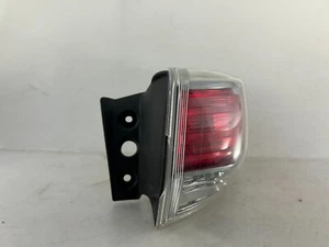 OEM | 2014 - 2016 Toyota Highlander Halogen Outer Tail Light (Right/Passenger) - Bild 1 von 10