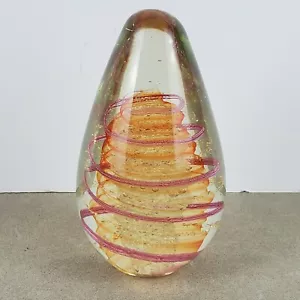 Kunstglas Briefbeschwerer leuchten im Dunkeln klar gelblich innerer Blasenwirbel - Bild 1 von 5