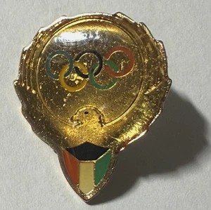 OLYMPIC PIN -- EAGLE / OLYMPIC RINGS / RED - YELLOW - GREEN POINTER - Picture 1 of 3