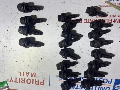 Ford F150 1996 motor 5,8 351 OEM cárter de aceite pernos herrajes Foto 1 de 4