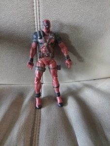 Diamond Select Marvel Series Deadpool Red & Black Action Figure Toy For Kids - Picture 1 of 2