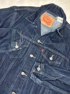 LEVI'S Men's Blue Jean Denim Trucker Jacket Size Medium & 100% Cotton - Picture 1 of 7