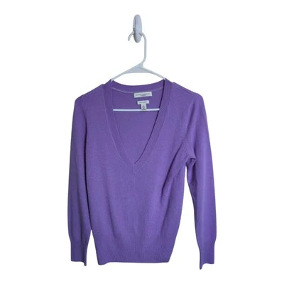 Suéter Banana Republic Mujer S Púrpura Cachemira Cuello en V Carrera Minimalista  Foto 1 de 4