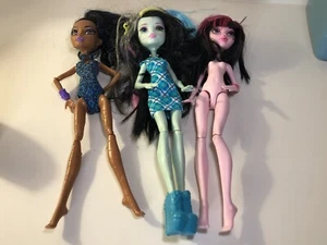 Lotto Bambole Monster High (3) 2011 Robecca Steam 2015 Frankie Stein & Draclaura - Foto 1 di 15