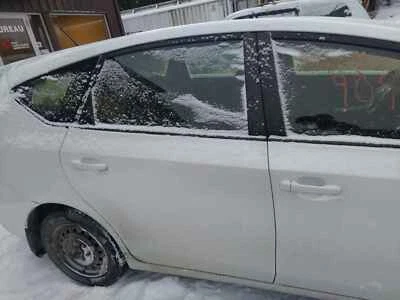 Used Front Left Door Glass Front fits: 2014 Toyota Prius Prius V VIN EU 7th and — 第 1/4 张图片