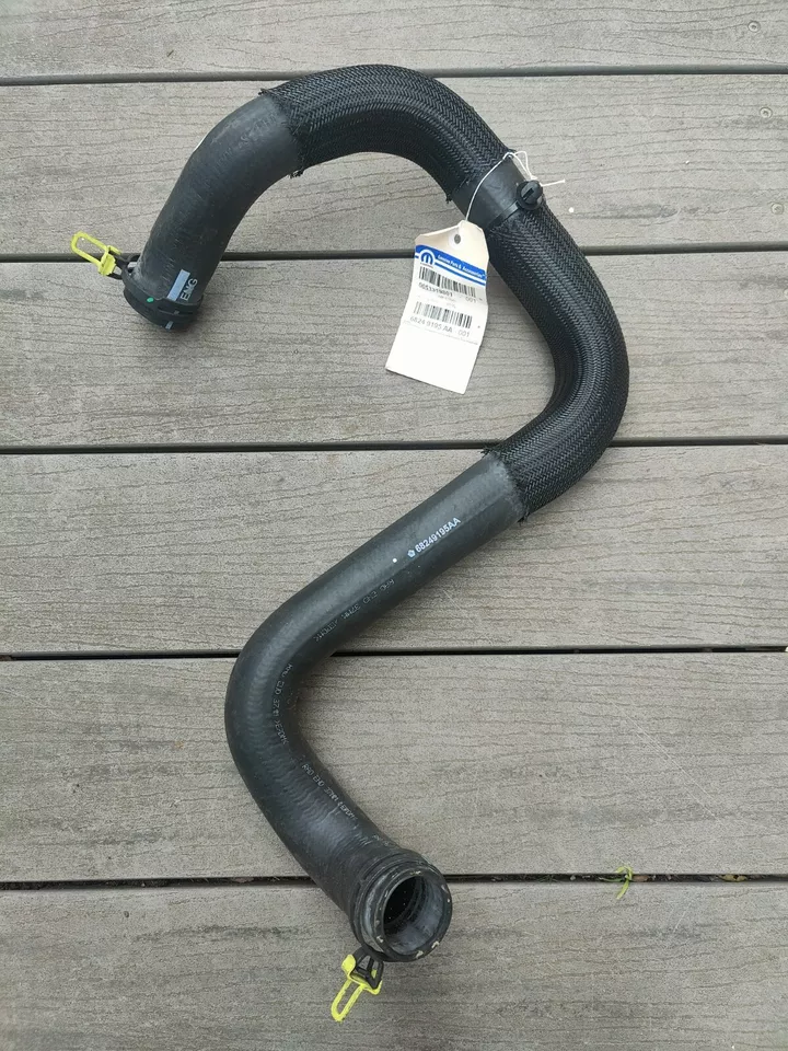 New Genuine Lower Radiator Hose Jeep Wrangler JK 3.6L 12-18 68249195 55111395 - Image 1 of 4