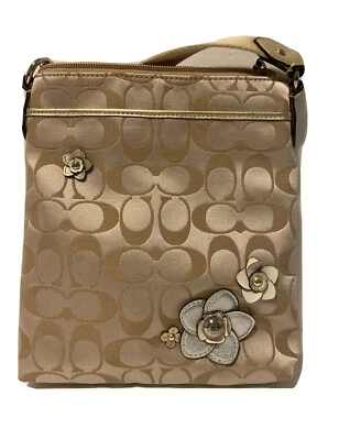 Coach Signature Canvas Swingpack Crossbody Gold Trim Leather Daisy Flower Bag - Image 1 of 4