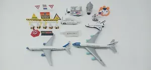 Set Realtoy Delta e NASA, aerei, navetta, auto, barricate, capsula - Foto 1 di 10