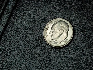 Mint Error Coin 1988 D Denver Roosevelt Dime Broad Struck - Picture 1 of 7
