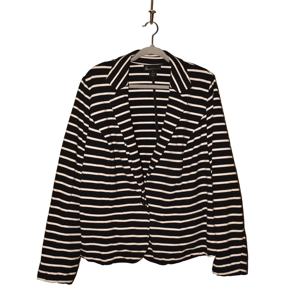 Chaqueta Blazer LANE BRYANT $89 Tejida Un Botón Negra/Blanca Rayas Talla 20 Foto 1 de 4