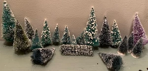 Posten 19 Weihnachten Schnee beflockte Tannenbäume Abt 56 Lemax die meisten ohne Sockel Zubehör - Bild 1 von 4