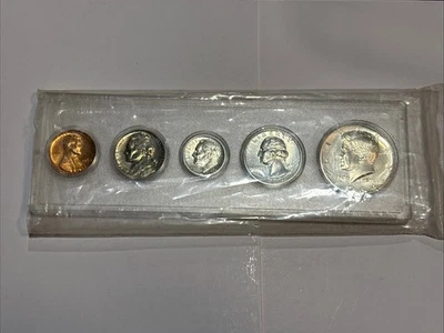 1964 PHILADELPHIA MINT COINS UNCIRCULATED YEAR SET - Image 1 of 2