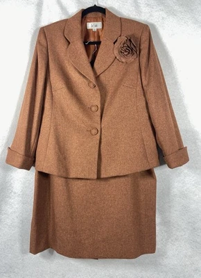 Le Suit 2PC Skirt Suit Women’s 16 Rust Blazer Buttons Long Sleeves Twill EUC - Image 1 of 4