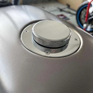 Tappo serbatoio a vite con adattatore per  BMW K75 K100 alluminio cromato - Photo 1/4