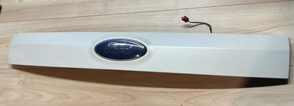 Panel de acabado puerta levadiza puerta trasera Ford Edge 2008-2010 OEM 8T43-78425A22-ABW Foto 1 de 4