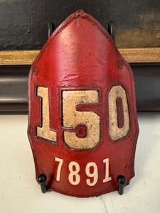 Vintage Leather Fire Helmet Front Cairns FDNY Ladder 150 Jamaica Queens - Picture 1 of 2