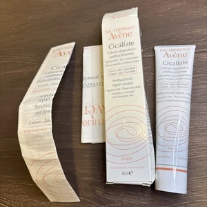 Avene Cicalfate + Crema Restauradora, Calma y Protege la Piel Sensible 40 ml Caducado - Imagen 1 de 8