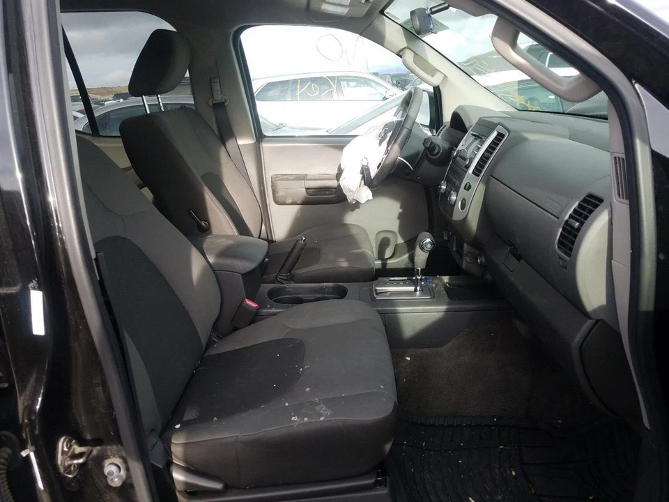 Pinza de freno de disco delantera derecha usada se adapta a: Nissan Xterra 2013 delantera desde 2/08 6 c Foto 1 de 4