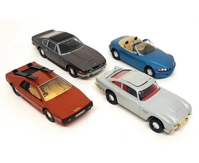 Corgi 1/36 - CC99106 Definitive Bond 007 Film Canister + Aston Lotus BMW - Image 1 of 4