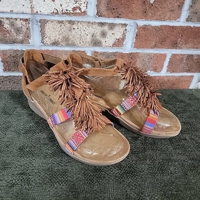 Minnetonka Desi Fringe Wedge Sandal Brown Frisco Women's Sz 10 Gladiator Pom Pom - Image 1 of 4