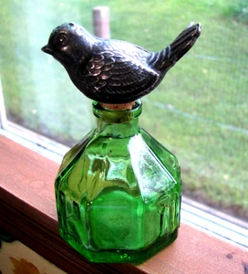 Antikes grünes Glas Tintenfass/Tintenfass mit Metall Vogel Stopfen - Puder Staubwedel - Bild 1 von 7