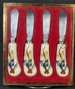 Set of 4 Lenox Winter Greetings Ceramic Handle Spreaders OPEN BOX EXCELLENT COND - Picture 1 of 6