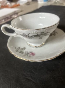 Japan Bone China Tea Cup And Saucer Roses Gold Trim Porcelain - Picture 1 of 5