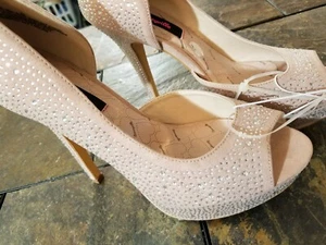 Damenschuhe Größe 8,5 hautfarbene Absätze mit Strass Marke Betseyville sexy - Bild 1 von 8