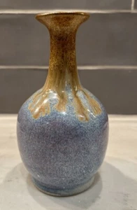 Vintage PIGEON FORGE POTTERY Blue & Brown BUD VASE Signed D. BOLING 5.25” - Picture 1 of 6