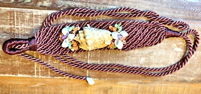 Cinturón llamativo de la década de 1980 cuerda de seda conchas reales panel frontal color vino verano Foto 1 de 4