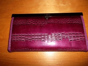 Purple textured pattern good sized purse, NEW - Picture 1 of 4