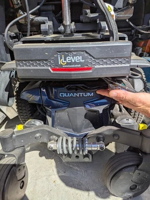 Silla de ruedas eléctrica Quantum Q6 Edge 3 Stretto usada Foto 1 de 4