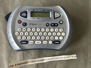 P-TOUCH PT-70 BROTHER FABRICANTE DE ETIQUETAS Y MEDIOS PROBADOS FUNCIONA AZUL CON CINTA PARCIAL - Imagen 1 de 11