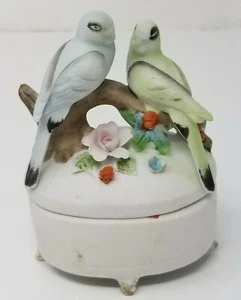 Trinket Box Pair of Gray Lime Green Songbirds Japanese Ceramic Vintage - Picture 1 of 9