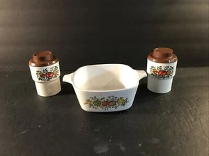 Sterilite Spice of Life Salt/Pepper Shakers and Corning Ware P-43-B - Picture 1 of 9