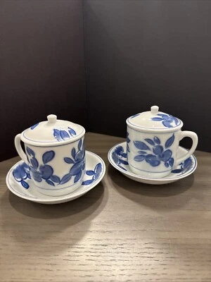 Juego de 2 tazas de té cubiertas azul y blanco IDG Italia Flow de colección con tapa Williams-Sonoma Foto 1 de 4