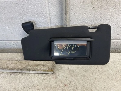 Viseira solar 2017 Nissan 370Z driver lado esquerdo tecido preto com espelho iluminado  - Imagem 1 de 4